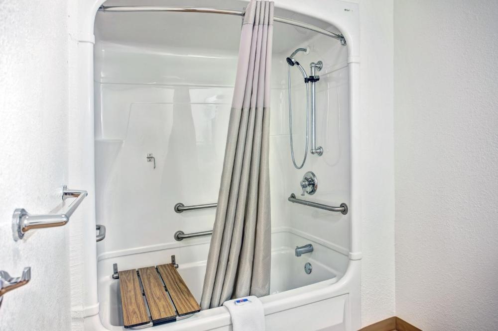 Travelodge by Wyndham Fayetteville